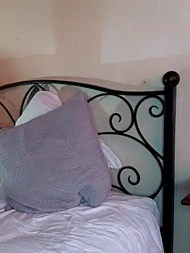 emiliemilf online show from March 21, 8:46 pm