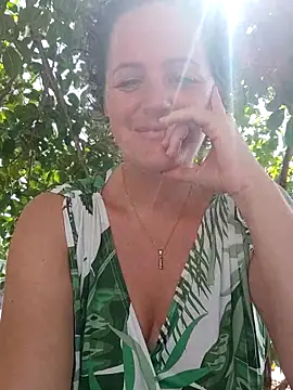 emiliemilf online show from April 28, 7:51 pm