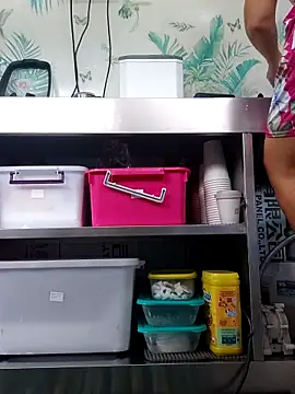 emiliemilf online show from April 13, 1:31 am