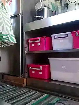 emiliemilf online show from March 28, 7:48 pm