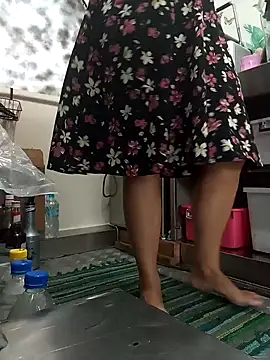 emiliemilf online show from March 6, 5:19 pm