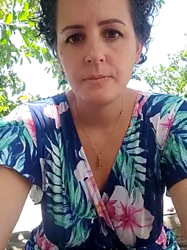 emiliemilf online show from March 29, 10:00 pm