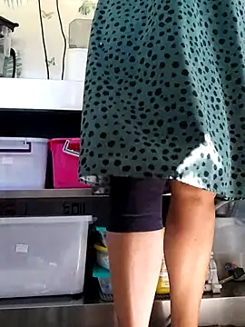 emiliemilf online show from March 31, 7:38 pm