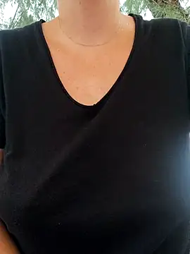 emiliemilf online show from October 21, 5:45 pm