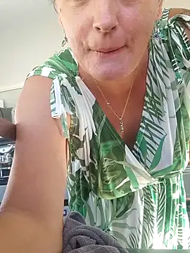emiliemilf online show from April 23, 6:42 pm