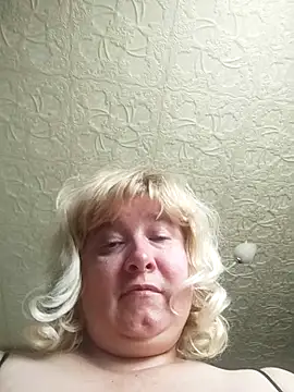 Snapshot of MerellinFicus chatting on June 9, 4:19 pm MerellinFicus online show from June 9, 4:19 pm