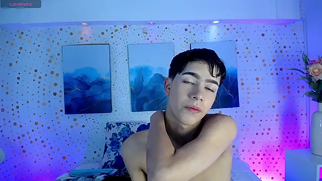 Snapshot of Andy_Leex chatting on November 24, 8:20 pm Andy Leex online show from November 24, 8:20 pm