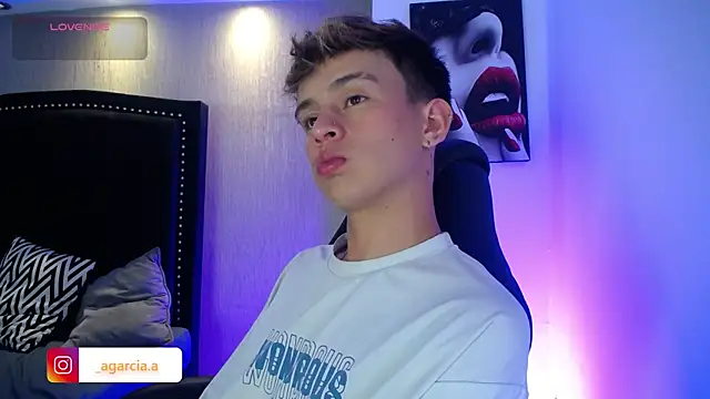 LiamWildx20 online show from April 4, 5:25 am