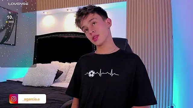 LiamWildx20 online show from June 24, 5:06 am