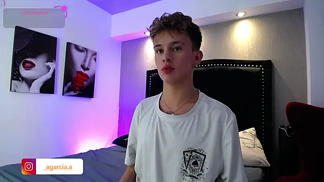 LiamWildx20 online show from February 12, 4:34 am