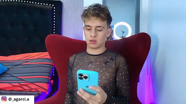 LiamWildx20 online show from September 29, 12:17 am