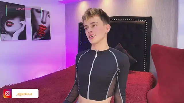 LiamWildx20 online show from December 4, 5:39 am