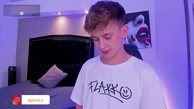 LiamWildx20 online show from April 1, 4:47 am