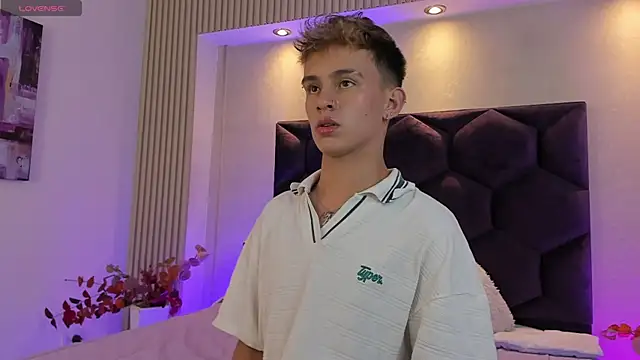 LiamWildx20 online show from July 15, 12:50 am
