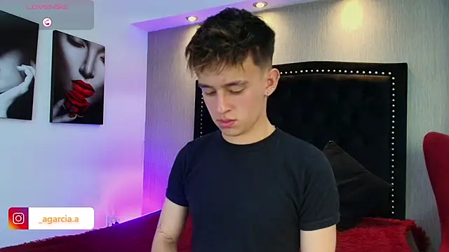 LiamWildx20 online show from November 30, 3:40 am