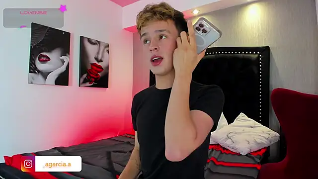 LiamWildx20 online show from February 19, 5:04 am