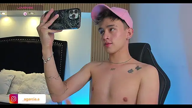 LiamWildx20 online show from June 19, 5:13 am