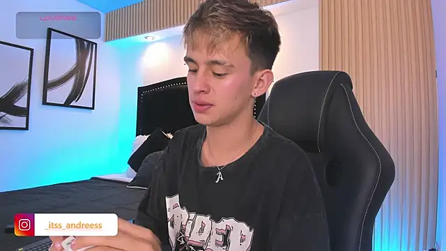 LiamWildx20 online show from July 23, 4:43 am
