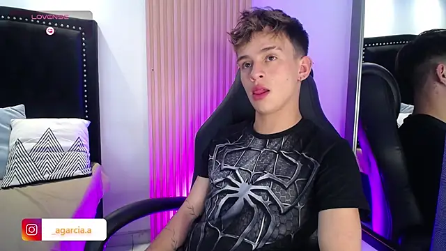 LiamWildx20 online show from April 15, 4:40 am