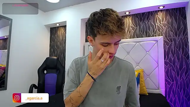 LiamWildx20 online show from March 6, 5:02 am