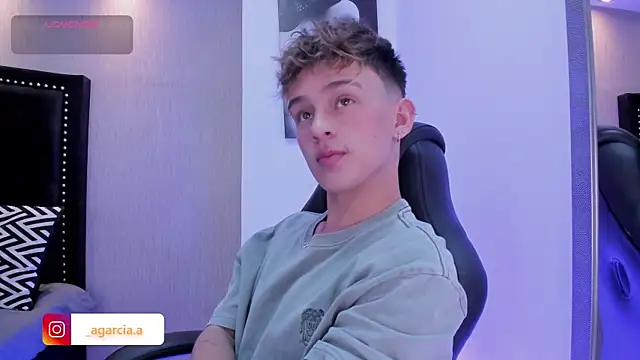 LiamWildx20 online show from April 8, 4:14 am