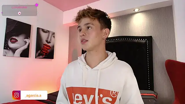 LiamWildx20 online show from February 17, 4:43 am