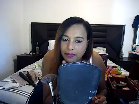 Snapshot of indianqueeny4u chatting on December 3, 7:30 am indianqueeny4u online show from December 3, 7:30 am