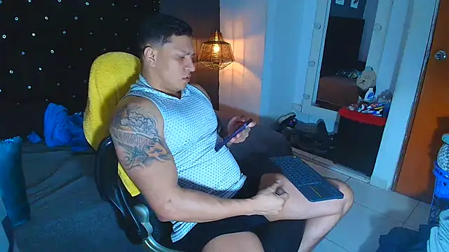 Snapshot of ethan_dalton_ chatting on November 30, 3:29 am ethan dalton online show from November 30, 3:29 am