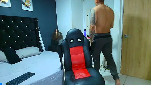 ethan dalton  online show from April 5, 3:35 am