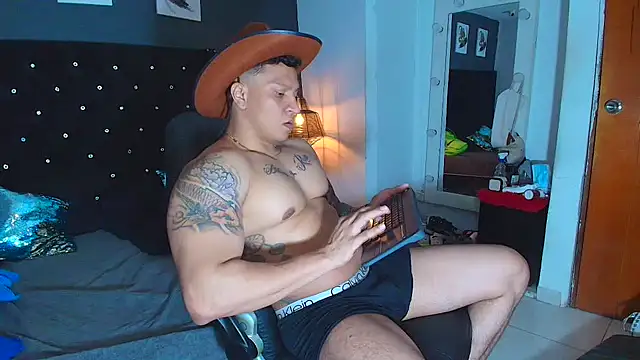 Snapshot of ethan_dalton_ chatting on October 31, 3:25 am ethan dalton online show from October 31, 3:25 am