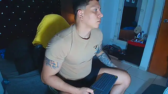 Snapshot of ethan_dalton_ chatting on November 29, 3:50 am ethan dalton online show from November 29, 3:50 am