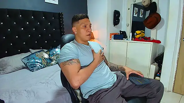 ethan dalton  online show from March 19, 2:55 am