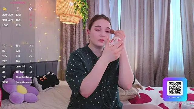 ConstanceHelms online show from April 8, 5:09 am