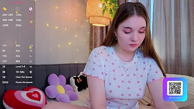 ConstanceHelms online show from April 16, 5:08 am