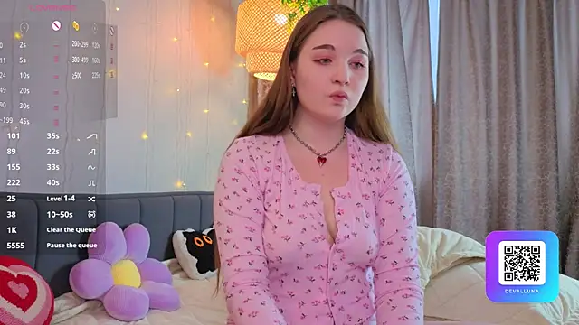 ConstanceHelms online show from April 6, 5:08 am