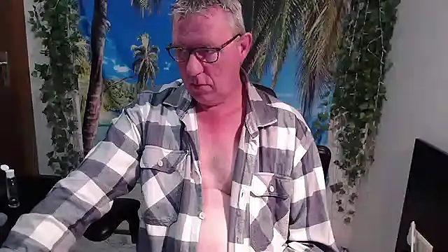 JamesBauer online show from December 20, 4:37 am