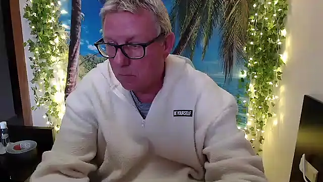 JamesBauer online show from November 19, 10:04 am