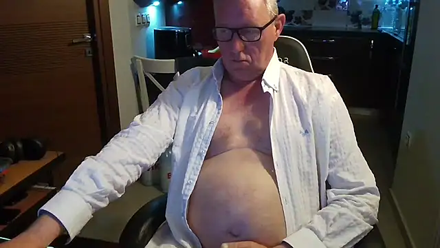 JamesBauer online show from March 4, 4:20 am