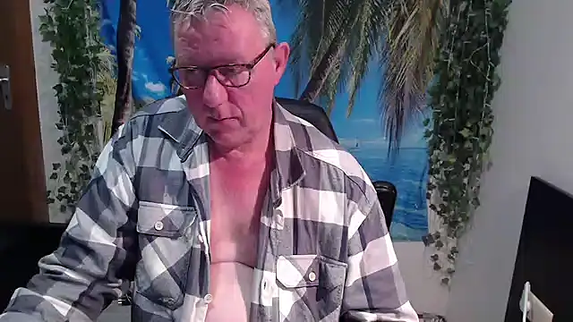 JamesBauer online show from December 17, 4:39 am