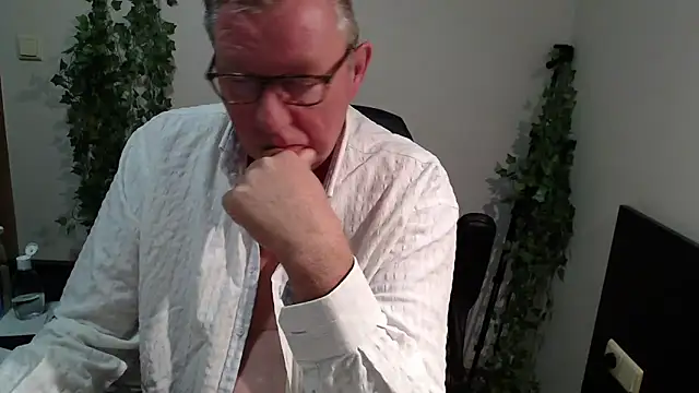 JamesBauer online show from September 27, 3:45 am