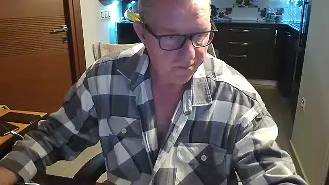 JamesBauer online show from February 17, 4:32 am