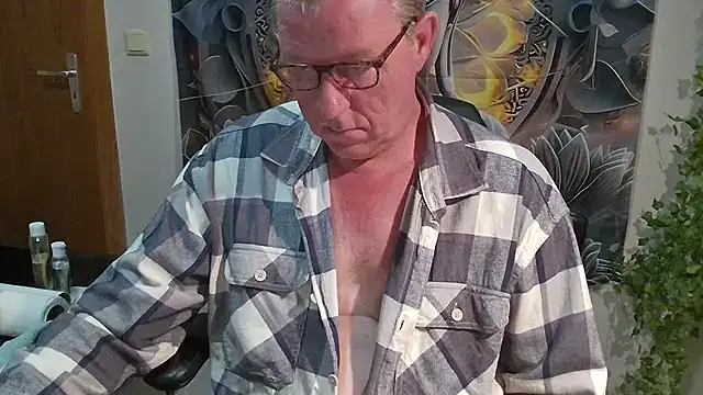 JamesBauer online show from November 9, 4:38 am