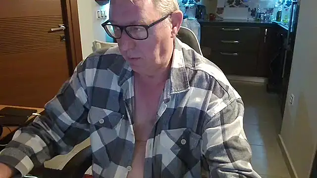 JamesBauer online show from February 18, 4:32 am