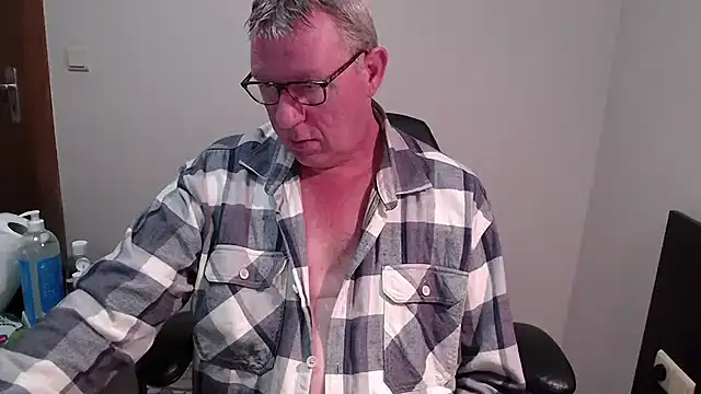 JamesBauer online show from October 22, 4:01 am