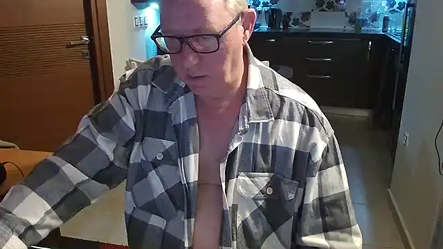 JamesBauer online show from February 12, 4:23 am