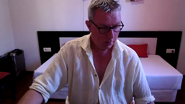 JamesBauer online show from March 21, 5:00 am