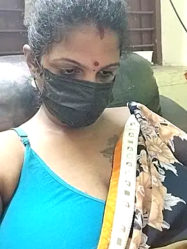 Snapshot of poojaa-rani chatting on December 4, 6:07 pm poojaa-rani online show from December 4, 6:07 pm