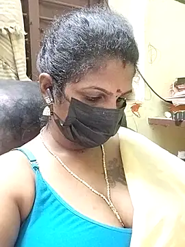 Snapshot of poojaa-rani chatting on November 15, 5:28 pm poojaa-rani online show from November 15, 5:28 pm