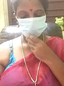 Snapshot of poojaa-rani chatting on October 18, 5:04 pm poojaa-rani online show from October 18, 5:04 pm