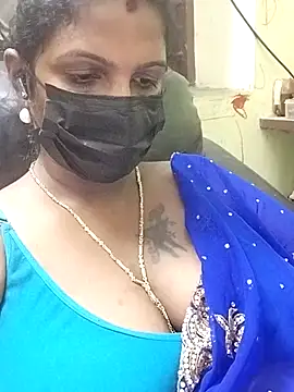 Snapshot of poojaa-rani chatting on November 5, 5:16 pm poojaa-rani online show from November 5, 5:16 pm